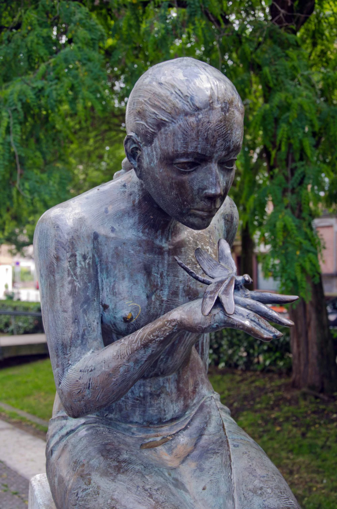 place-de-zurich-678x1024